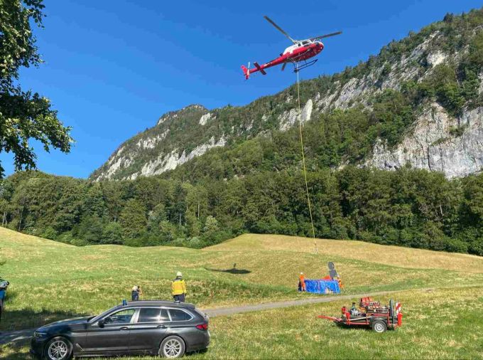 Auch ein Löschhelikopter stand im Einsatz. Löschhelikopter