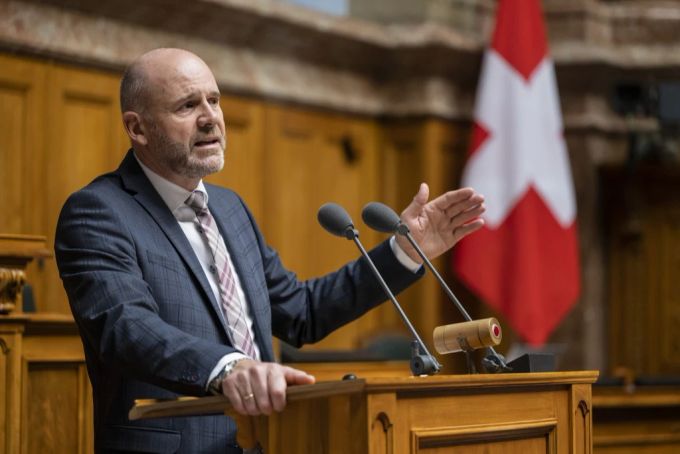 Nationalrat Thomas Hurter (SVP/SH) spricht im Parlament. (Archivbild) Thomas Hurter Swisscoy Kosovo