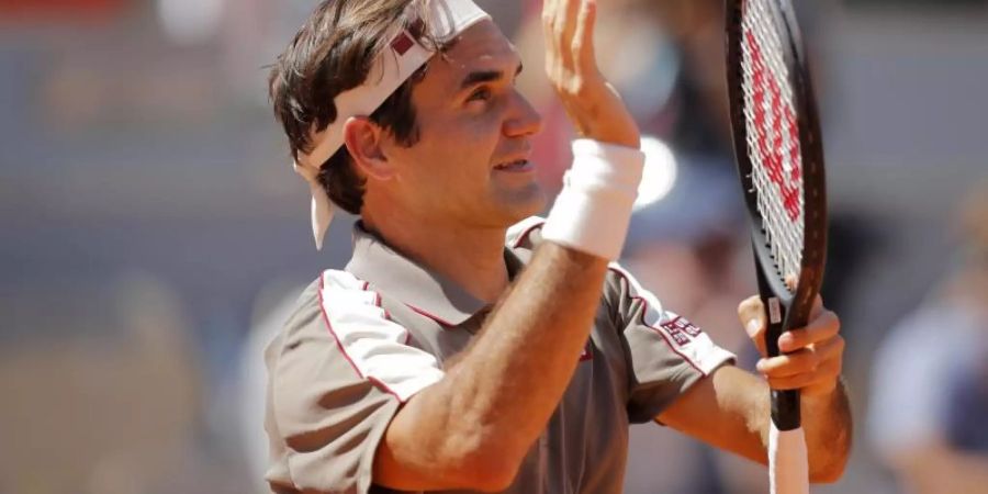 «Ich bin super zufrieden. Mir macht es grossen Spass, hier zu spielen», sagte Federer nach seinem Sieg. Foto: Michel Euler/AP