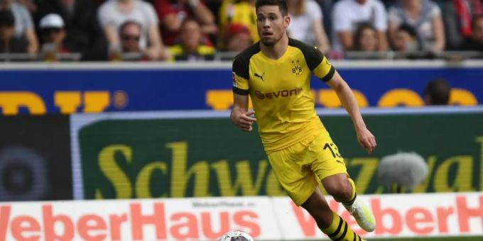 Raphaël Guerreiro kontert das PSG-Gerücht kurios. Raphaël Guerreiro