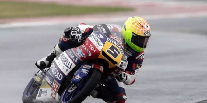 Siegte in Spielberg: Romano Fenati. Foto: Antonio Calanni/AP Siegte in Spielberg: Romano Fenati. Foto: Antonio Calanni/AP