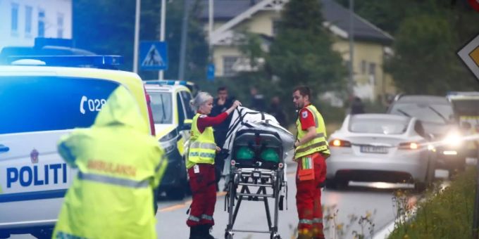 Rettungs- und Polizeieinsatz nach dem Anschlag Rettungs- und Polizeieinsatz nach dem Anschlag
