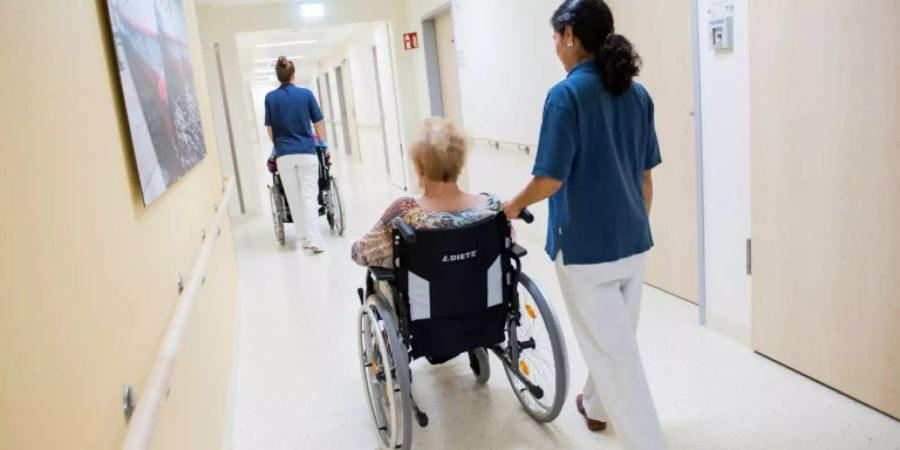 Pflegerinnen in einem Klinikum