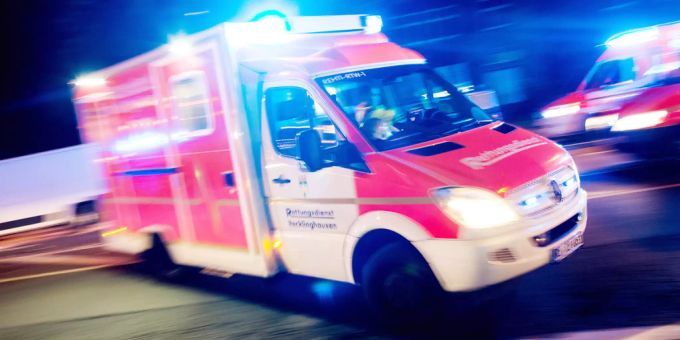 Die Notfallstationen der Spitäler müssen sich zunehmend um Bagatellfälle kümmern und sind überlastet. krankenwagen