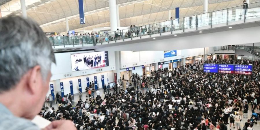 Sitzstreik am Flughafen von Hongkong