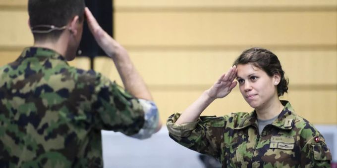 Der Anteil der Frauen in der Armee liegt unter 1 Prozent. Bundesrat Armee Frauen