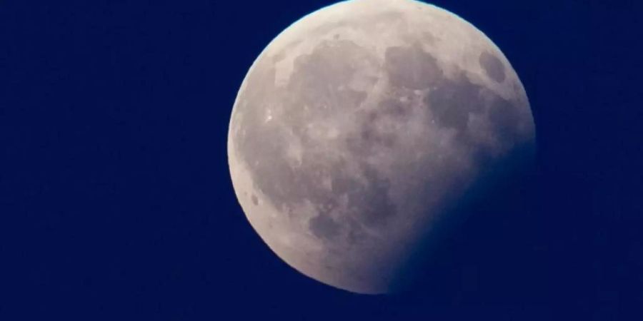 Der Mond wird am 16. Juli zu rund 65 Prozent in den Kernschatten eintauchen. Foto: Sven Hoppe