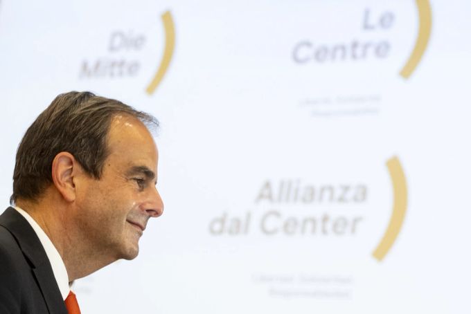 Parteipräsident Gerhard Pfister spricht an der Delegiertenversammlung der CVP Schweiz zur Namensänderung in «Die Mitte», am Samstag, 28. November 2020 in Unterägeri ZG. (Archivbild) Wahlen 2023 Gerhard Pfister