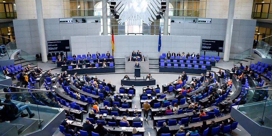 Finanzminister Christian Lindner spricht im Deutschen Bundestag. Foto: Bernd von Jutrczenka/dpa