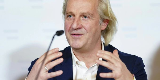 Stefan Bachmann übernimmt ab 2024 die Intendanz des Wiener Burgtheaters. Stefan Bachmann übernimmt ab 2024 die Intendanz des Wiener Burgtheaters.