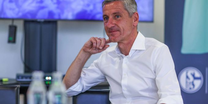 Bernd Schröder ist der Vorstandsvorsitzende des FC Schalke 04. fc schalke 04