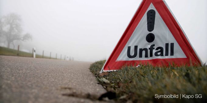 Mühlrüti SG: Motorradfahrer prallt frontal in Hirschkuh. Mühlrüti SG
