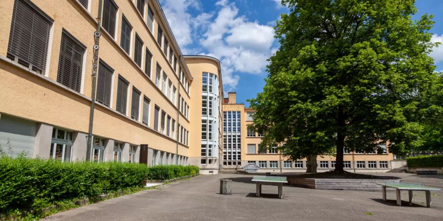 Das Schulhaus Steingut in Schaffhausen: Gebäude Neubau.