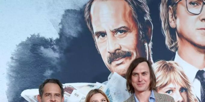 Die Schauspieler Moritz Bleibtreu (l-r), Sinja Irslinger und Lars Eidinger bei der Premiere der RTL+-Serie "Faking Hitler" in Berlin. Foto: Jörg Carstensen/dpa Die Schauspieler Moritz Bleibtreu (l-r), Sinja Irslinger und Lars Eidinger bei der Premiere der RTL+-Serie "Faking Hitler" in Berlin. Foto: Jörg Carstensen/dpa