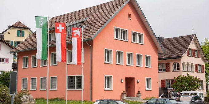 Die Gemeindeverwaltung und das Rathaus in Pfäfers im Kanton St. Gallen. Die Gemeindeverwaltung und das Rathaus in Pfäfers im Kanton St. Gallen.