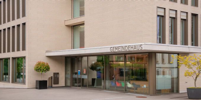 Gemeinde - Infoveranstaltung zur Sanierung des Seegrunds in Uetikon am See