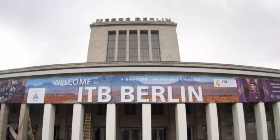 Die Tourismusmesse ITB wird im März nicht vor Ort stattfinden, sondern durch zwei grössere Online-Events ersetzt. Foto: Paul Zinken/dpa