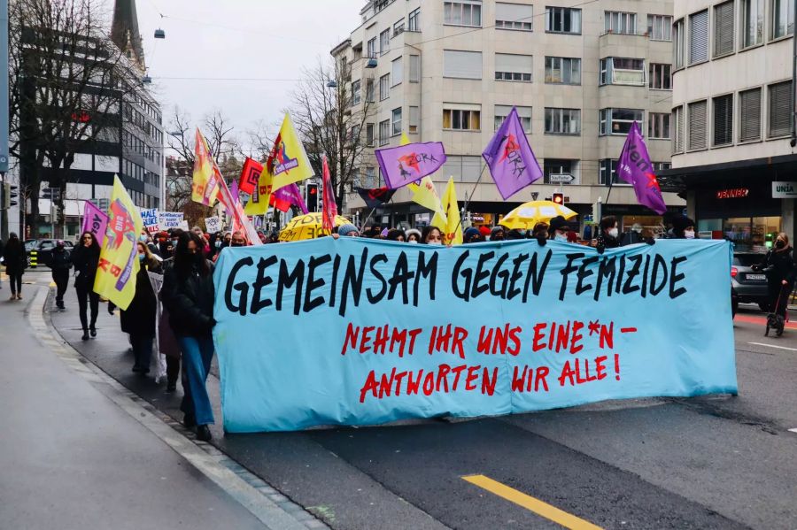 Der Demo-Zug lief durch die Stadt Zürich