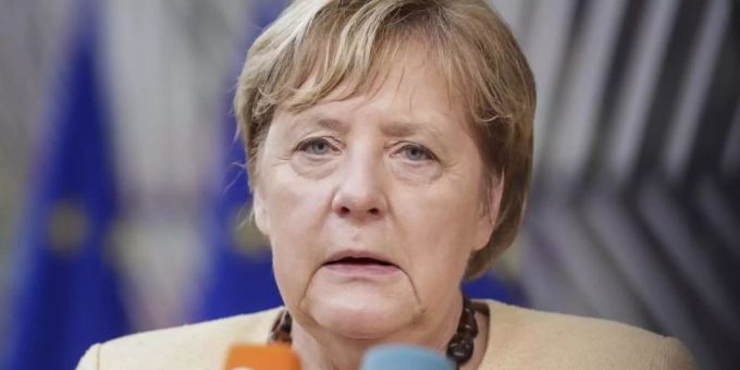 Bundeskanzlerin Angela Merkel steht in Brüssel Journalisten Rede und Antwort. Foto: Olivier Hoslet/EPA/AP/dpa Bundeskanzlerin Angela Merkel steht in Brüssel Journalisten Rede und Antwort. Foto: Olivier Hoslet/EPA/AP/dpa
