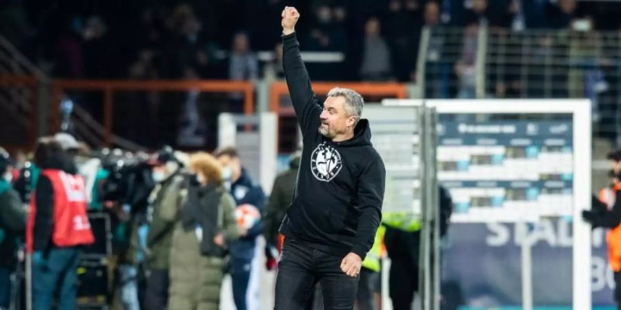 Ist mit Bochum in der Bundesliga angekommen: VfL-Trainer Thomas Reis. Foto: Marcel Kusch/dpa
