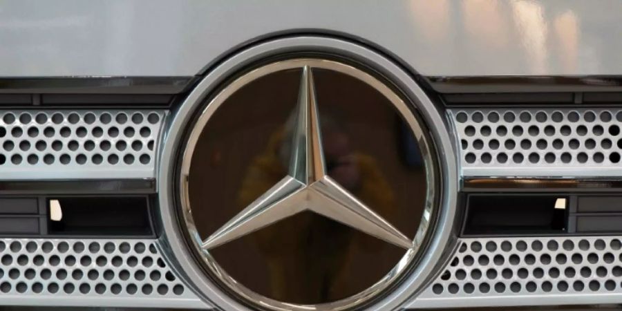 Mercedes-Stern an einem Lkw