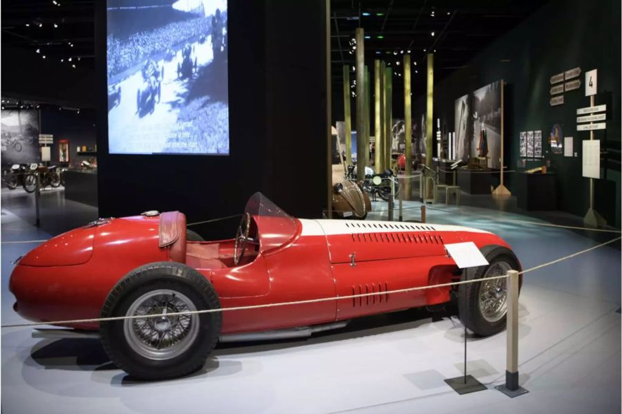 Ein Alfa Romeo 412 während des Medienrundgangs in der Ausstellung «Grand Prix Suisse 1934-54. Bern im Rennfieber» - Keystone