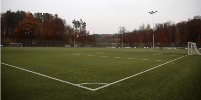 Corner eines Fussballfeldes. (Symbolbild) Corner eines Fussballfeldes. (Symbolbild)