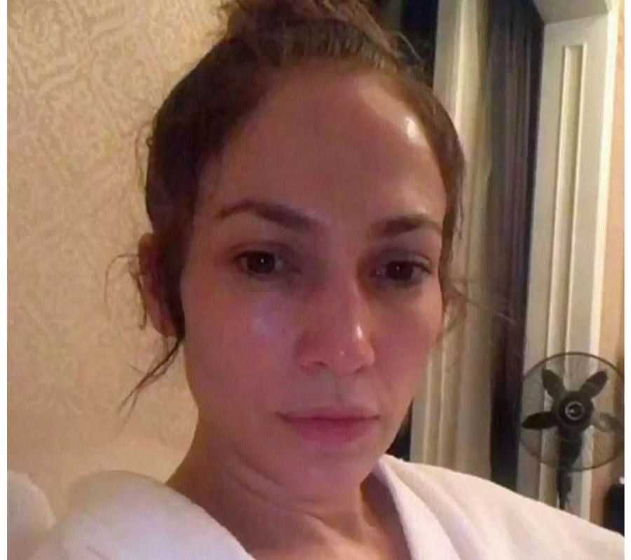 Jennifer Lopez (49) zeigt sich auf Instagram ohne Make-up.