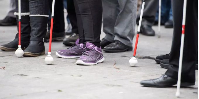 Ausweiskarte für Sehbehinderte im öV wird abgeschafft. blinde e-voting
