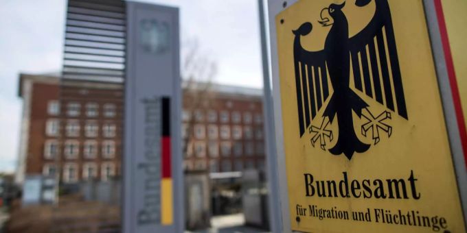 Aussenansicht vom Bundesamt für Migration und Flüchtlinge (Bamf) in Nürnberg. Aussenansicht vom Bundesamt für Migration und Flüchtlinge (Bamf) in Nürnberg.