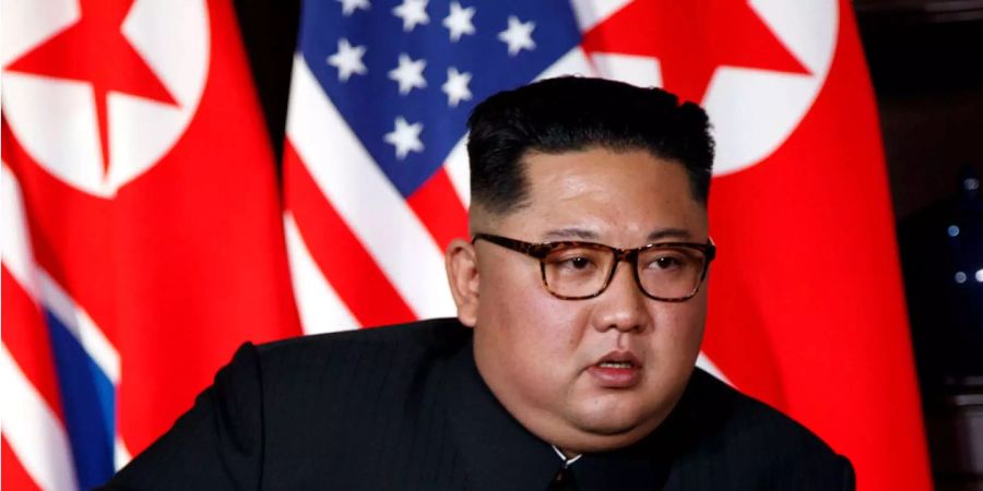 Kim Jong Un bei einer Pressekonferenz.