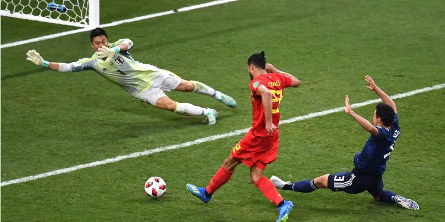 Nacer Chadli vollendet einen wunderschönen Konter Belgiens. Blöd nur für die Japaner, dass das Tor im Achtelfinal in der 93. Minute fällt. Und es danach 3:2 steht.