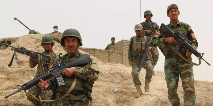 Zu den Waffen! Die meisten Zivilisten wurden Opfer des IS oder der Taliban. (Symbolbild) Zu den Waffen! Die meisten Zivilisten wurden Opfer des IS oder der Taliban. (Symbolbild)