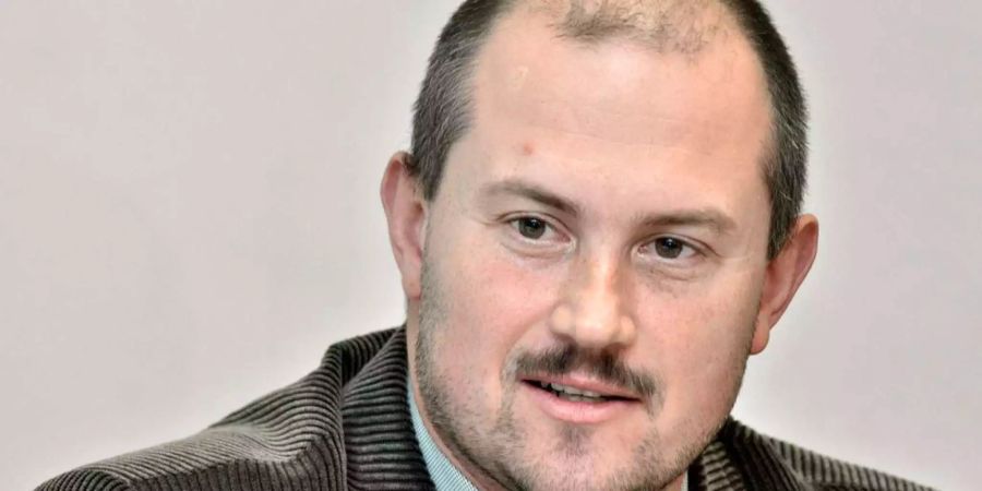 Der rechtsextreme Slovake Marian Kotleba während einer Pressekonferenz.