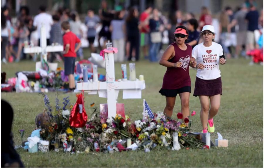 17 Menschen kamen beim Massaker in Parkland vor drei Wochen ums Leben.