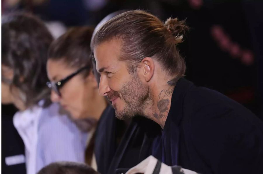 Der Man Bun des Briten ermutigte Männer weltweit, ihre Haare wachsen zu lassen.