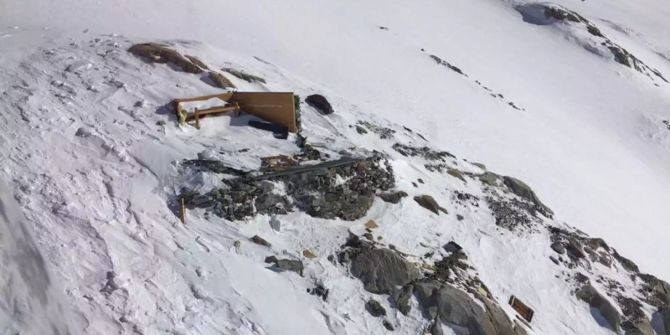 Überreste des Biwak im Mittelaletsch VS am 6.2.19.
