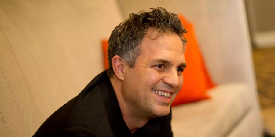 Mark Ruffalo lächelt.