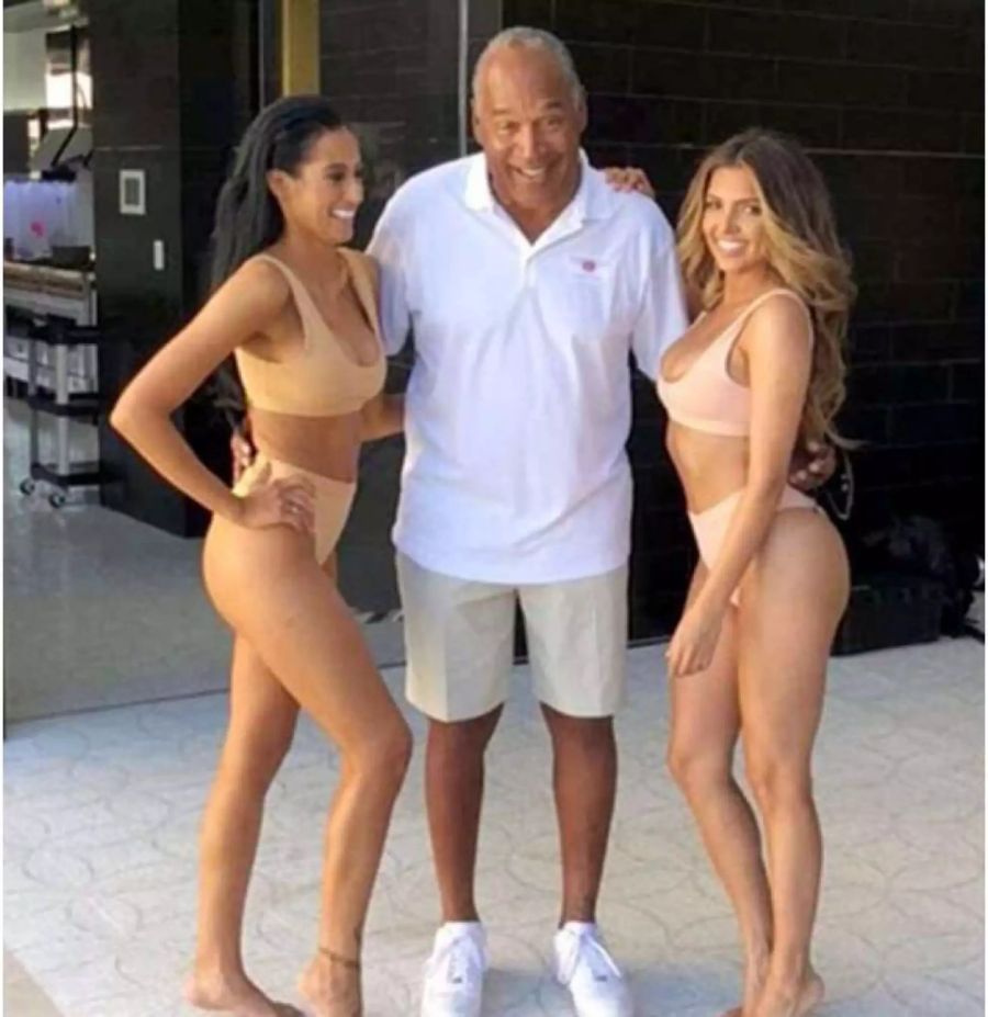 Schöne, neue Welt: O.J. Simpson ist jetzt eine Foto-Trophäe.