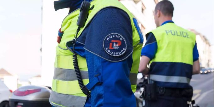 Turnhalle besetzt - 60 Migranten in Lausanne abgeführt