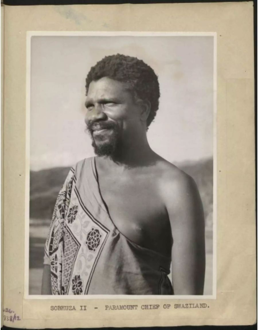 Sobhuza II. war zwischen 1899 und 1968 das Oberhaupt von Swasiland. Nach der Unabhängigkeit Swasilands von Grossbritannien regierte er das Land weiter bis 1982 als König.