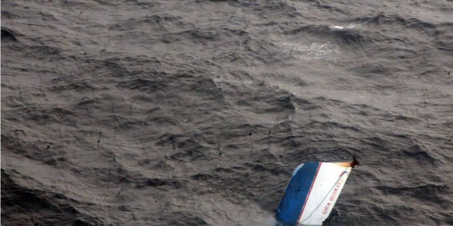 Dutzende Passagiere befanden sich auf dem Schiff (Symbolbild).