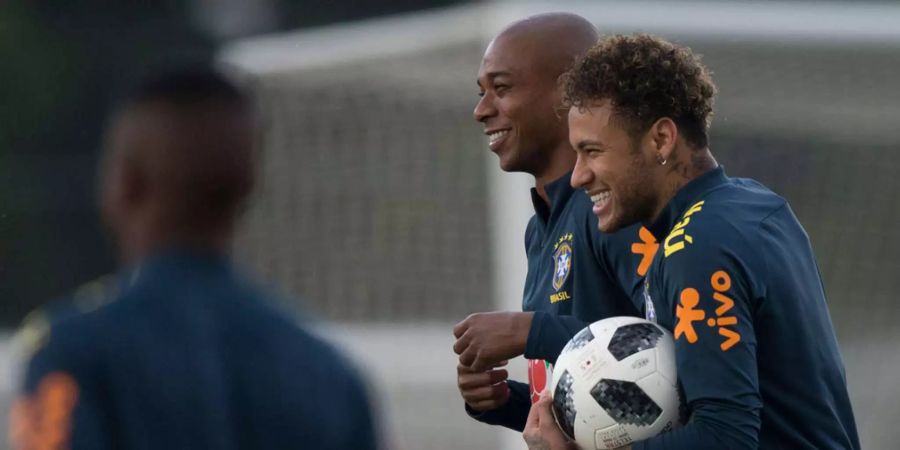 Neymar wurde Anfang März operiert und hatte erst kürzlich wieder mit leichtem Training begonnen.