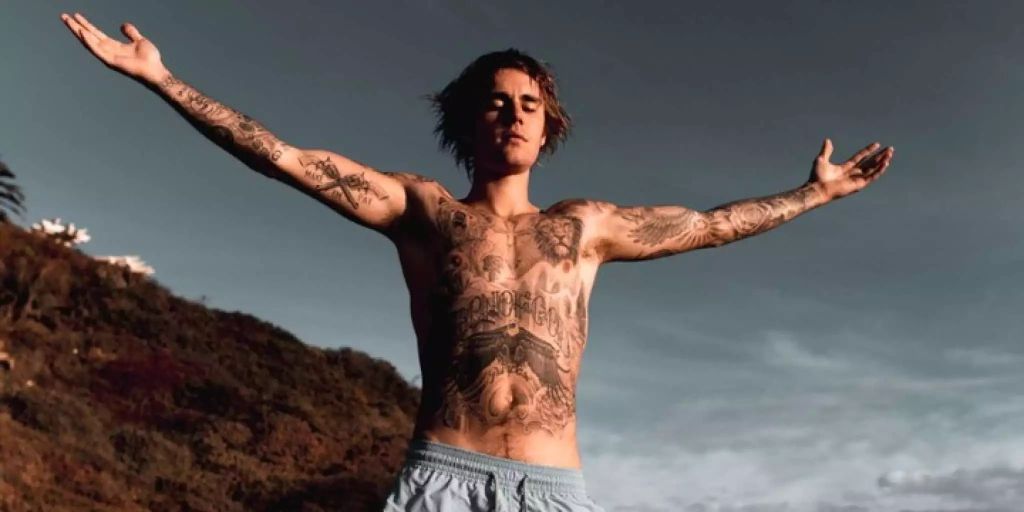 Justin Bieber Legte Sich Fur Tattoos 100 Stunden Unter Die Nadel