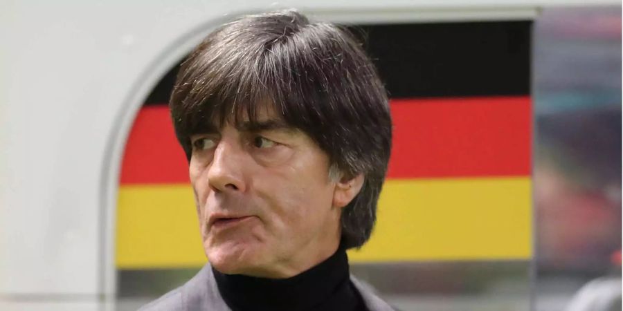 Deutschlands Trainer Jogi Löw is not amused.