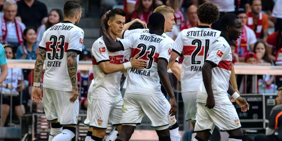 VfB Stuttgart: Die Schwaben stiegen 1975 ab und 1977 wieder auf. Drei Meisterschaften folgten 1984, 1992 und 2007. 2016 erwischte es den VfB nach 39 Jahren in der ersten Liga wieder. Diesmal als Aufsteiger noch auf Platz 7 gestürmt.