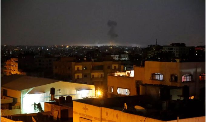 Die Angriffe gelten als Reaktion auf vorherige Raketen- und Granatbeschüsse der Hamas. Die Angriffe gelten als Reaktion auf vorherige Raketen- und Granatbeschüsse der Hamas.