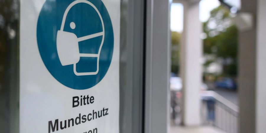 Im März erwarten die Verbraucher in Deutschland viele Neuigkeiten: Neben Sommerzeit, Energiepauschale und Gaspreisbremse, entfällt auch die Maskenpflicht im Gesundheits- und Pflegesektor.