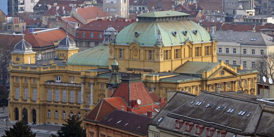 Das kroatische Nationaltheater in Zabreb, ein Bau der Wiener Architekten Friedrich Fellner und Hermann Helmer.