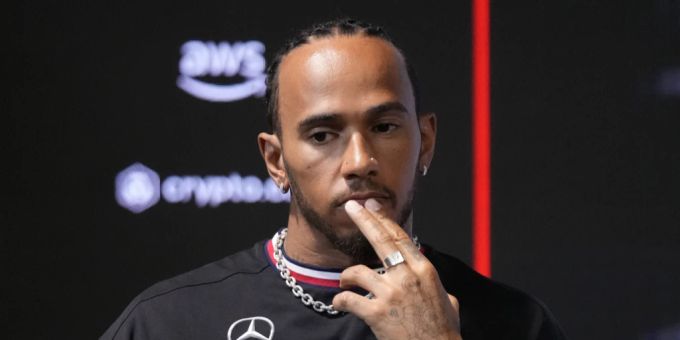 Lewis Hamilton spricht zu den Medien im Vorgang zum Grand Prix in Jeddah, Saudi-Arabien. lewis hamilton